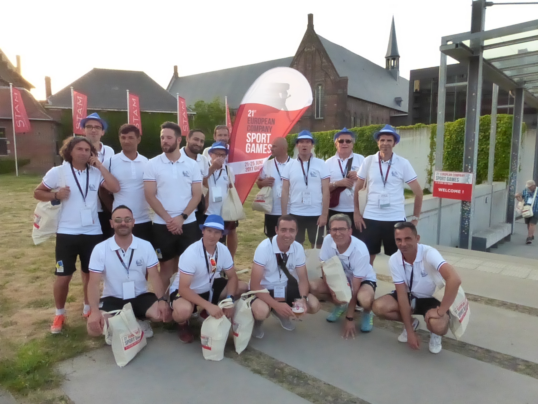 Le groupe à la sortie du meeting center de BIJLOKE