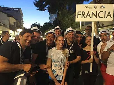 L'équipe de Meurthe-et-Moselle rencontre les champions d'Italie corpo et l'équipe de Commerz Bank Foto.